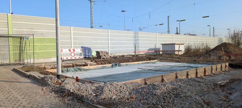 Fläche für den neuen Fahrradstellplatz am Bodenheimer Bahnhof