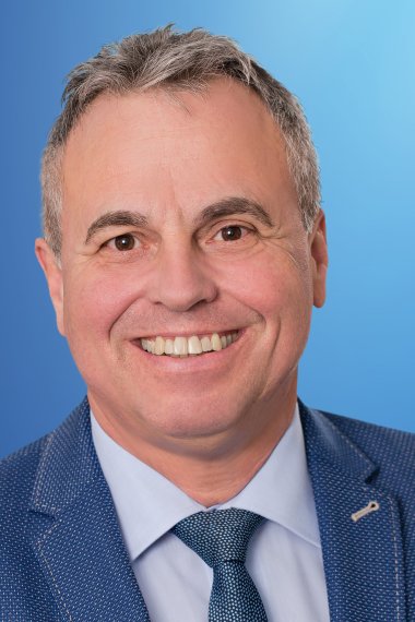 Bürgermeister Dr. Robert Scheurer VG-Bürgermeister Dr. Robert Scheurer